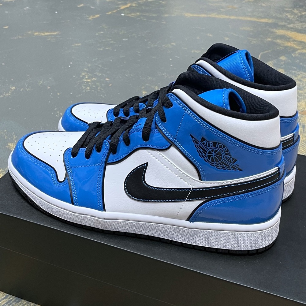 Nike Air Jordan 1 Mid SE Signal Blue DD6834-402 10 Patent Leather - Picture 6 of 11